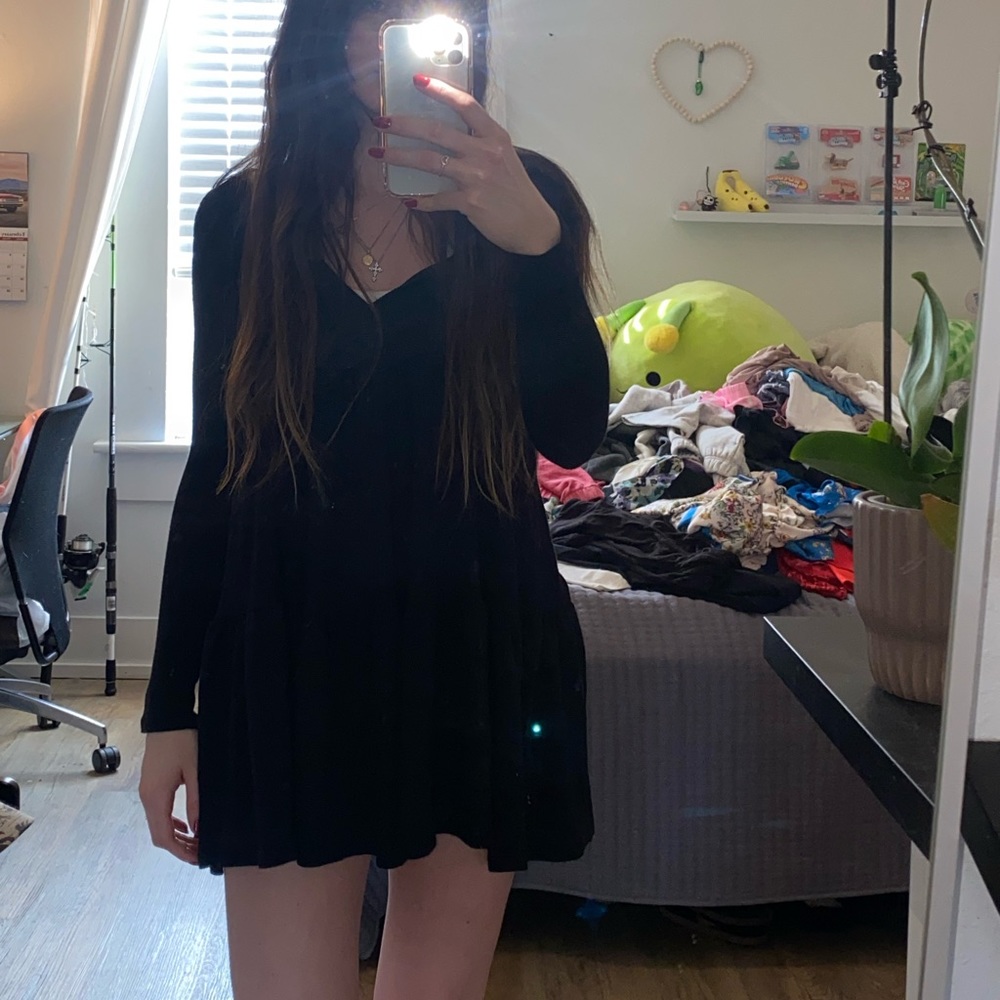 Black long sleeve dress